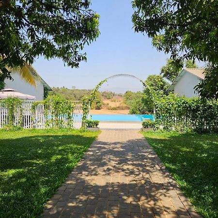 River Estates Luxury Resort & Spa Карджат Екстериор снимка