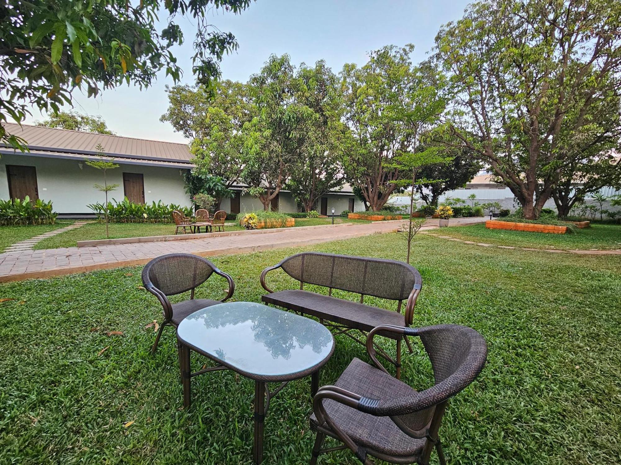 River Estates Luxury Resort & Spa Карджат Екстериор снимка