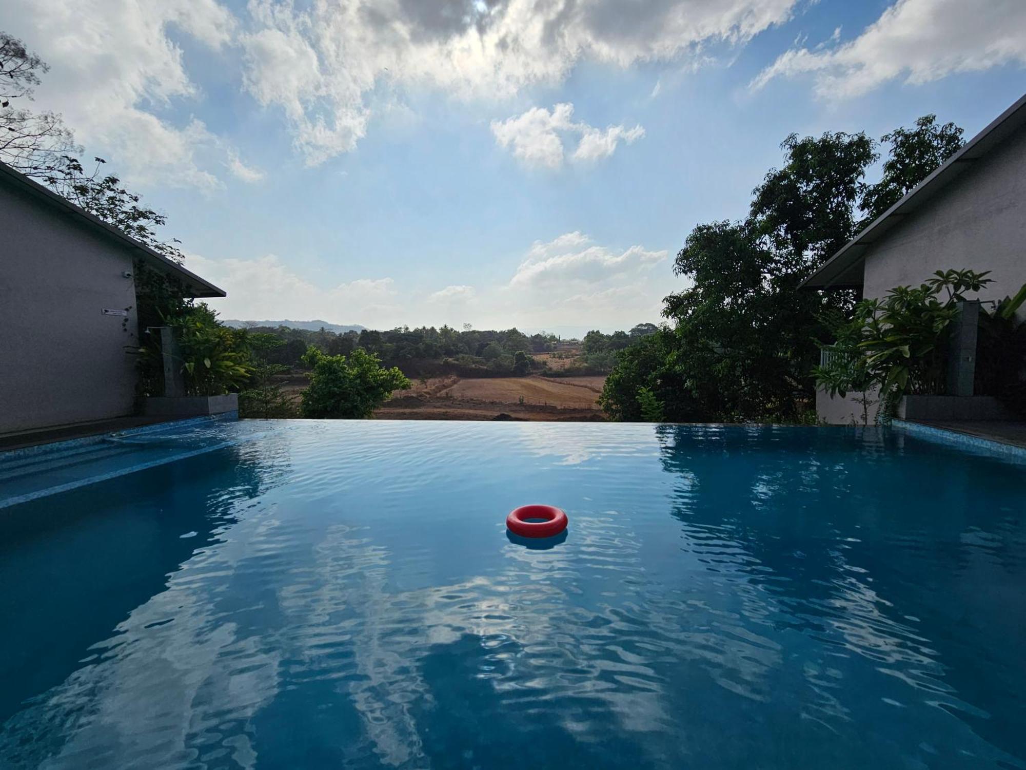 River Estates Luxury Resort & Spa Карджат Екстериор снимка