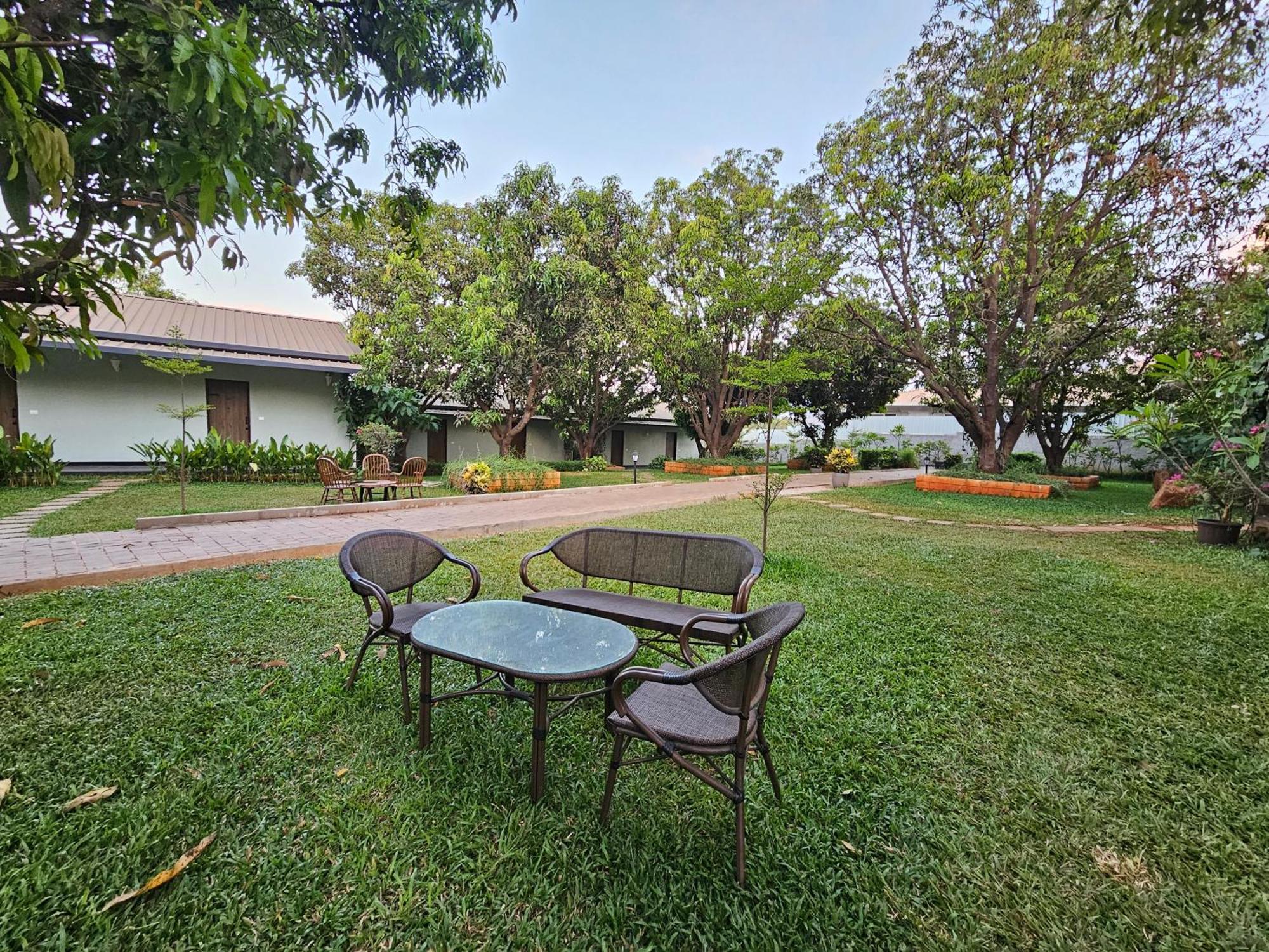 River Estates Luxury Resort & Spa Карджат Екстериор снимка