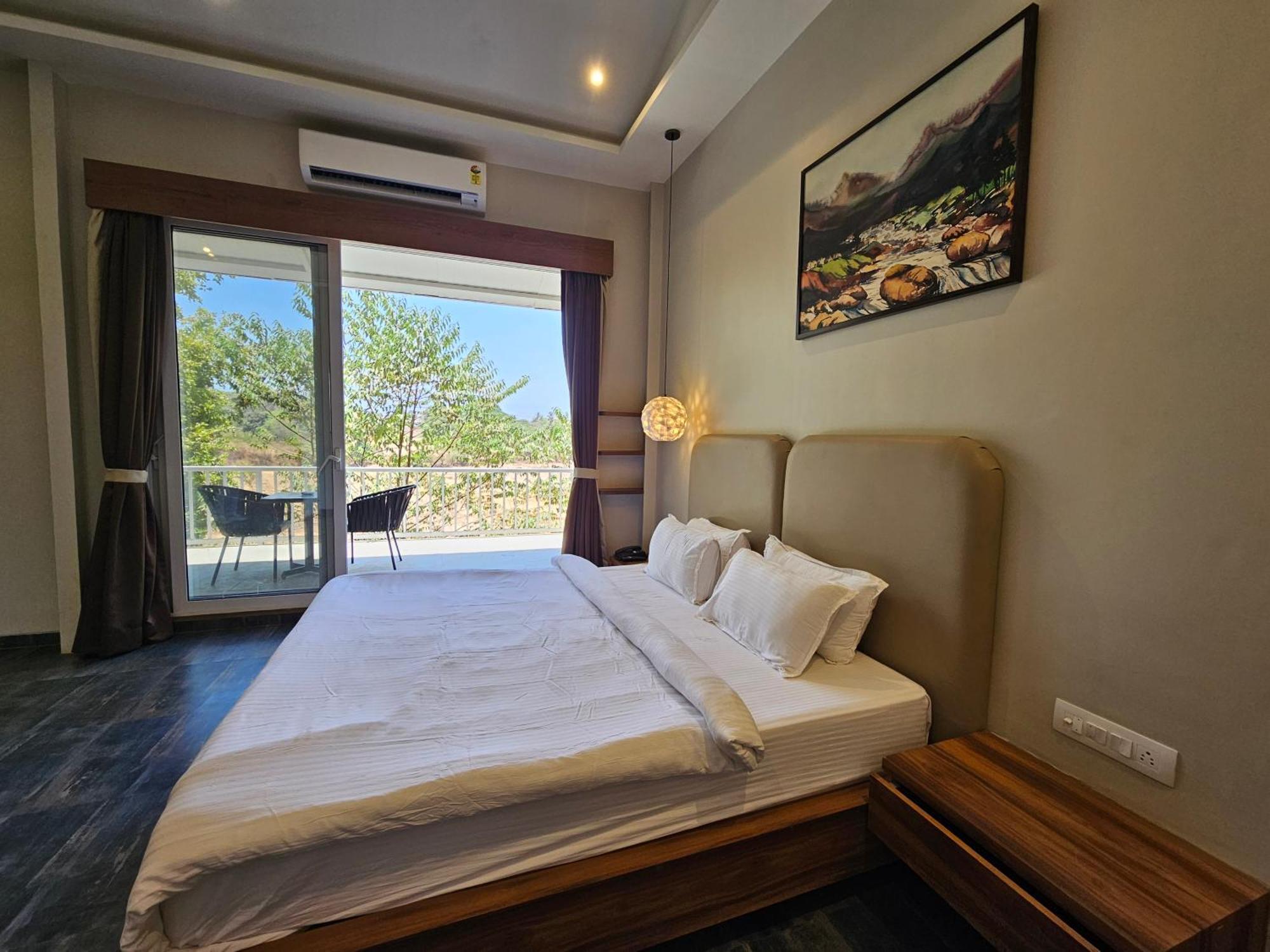 River Estates Luxury Resort & Spa Карджат Екстериор снимка