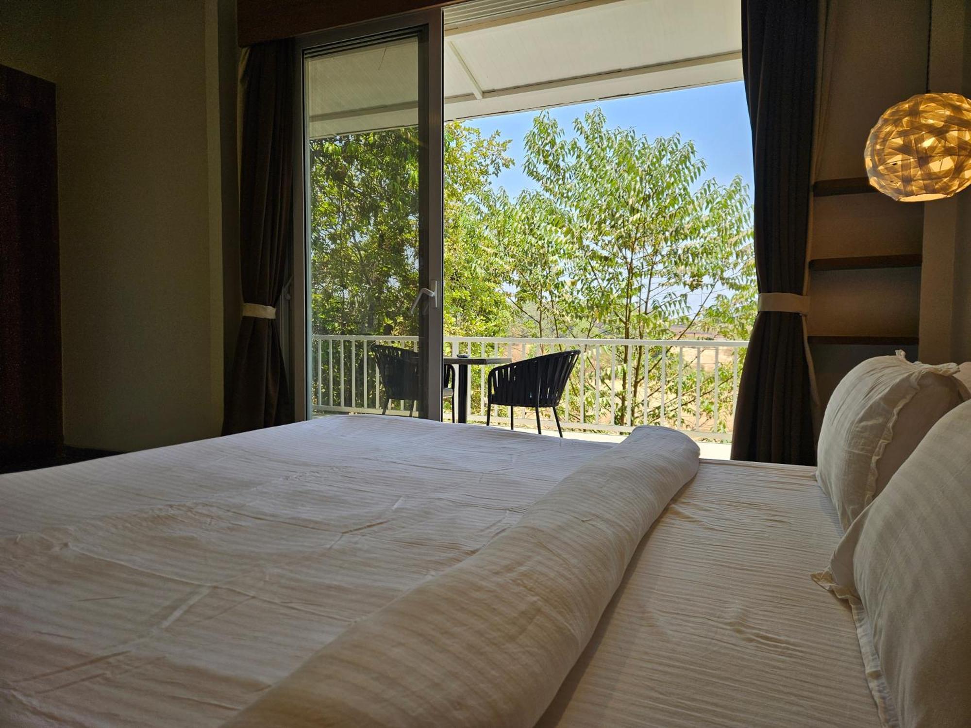 River Estates Luxury Resort & Spa Карджат Екстериор снимка